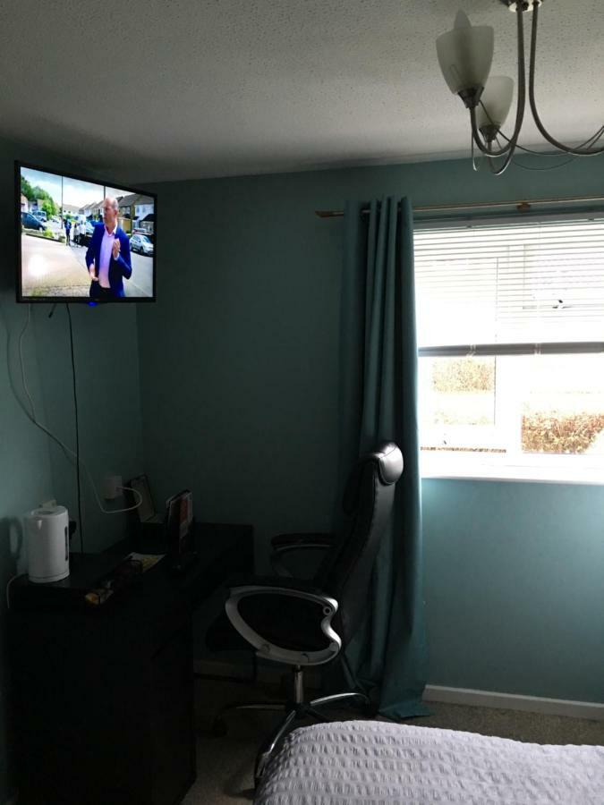 2 Godolphin Close Apartment Swindon Exterior foto