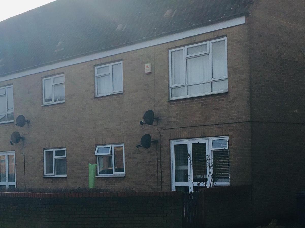 2 Godolphin Close Apartment Swindon Exterior foto